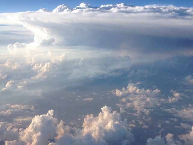 clouds-in-flight-640x480